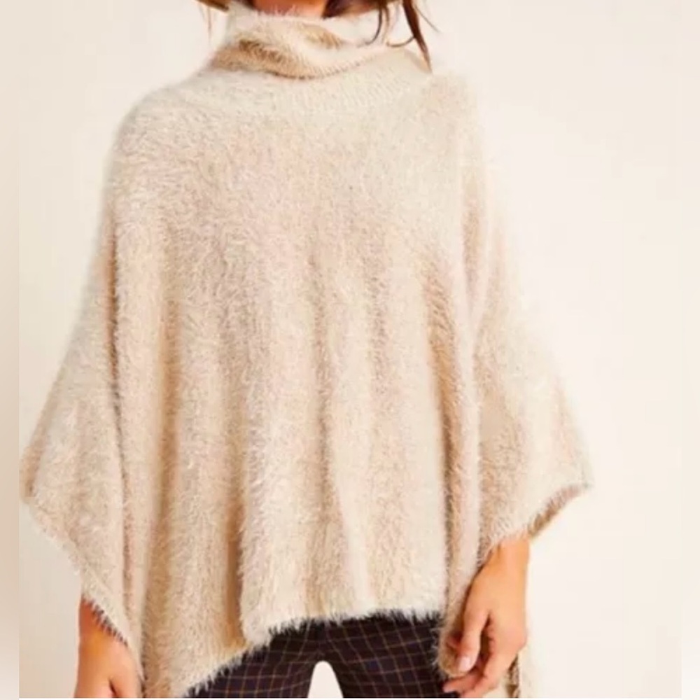 Anthropologie Akemi + Kin Eyelash Poncho Cream and Gold Metallic Turtleneck O/S